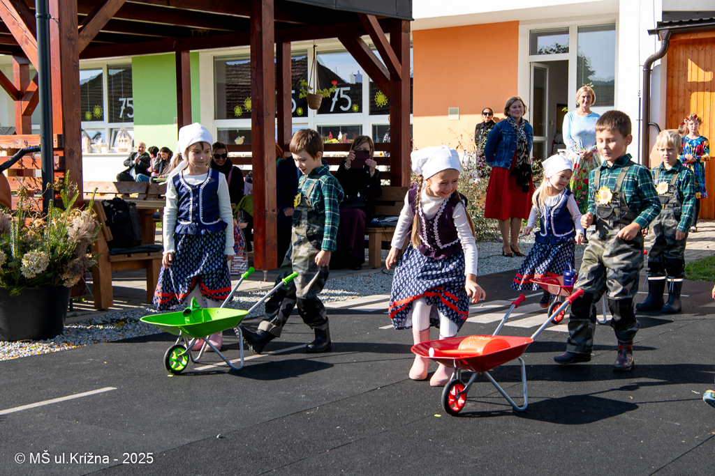 Číslo fotografie je DSC_0137