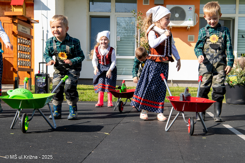 Číslo fotografie je DSC_0143