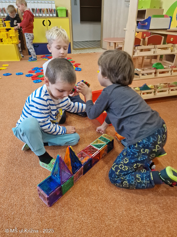 Číslo fotografie je 20251010_075253