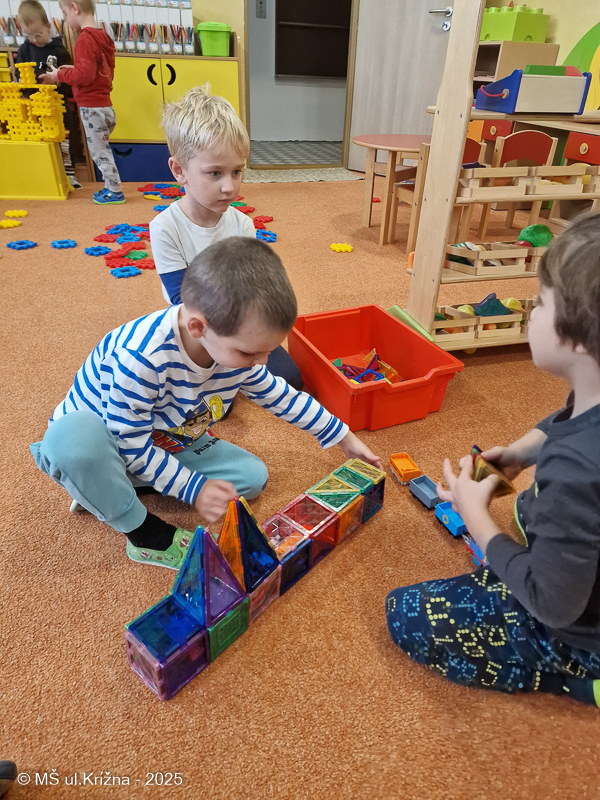 Číslo fotografie je 20251010_075254