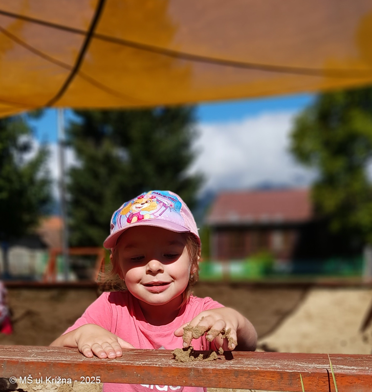 Číslo fotografie je 20250903_103327