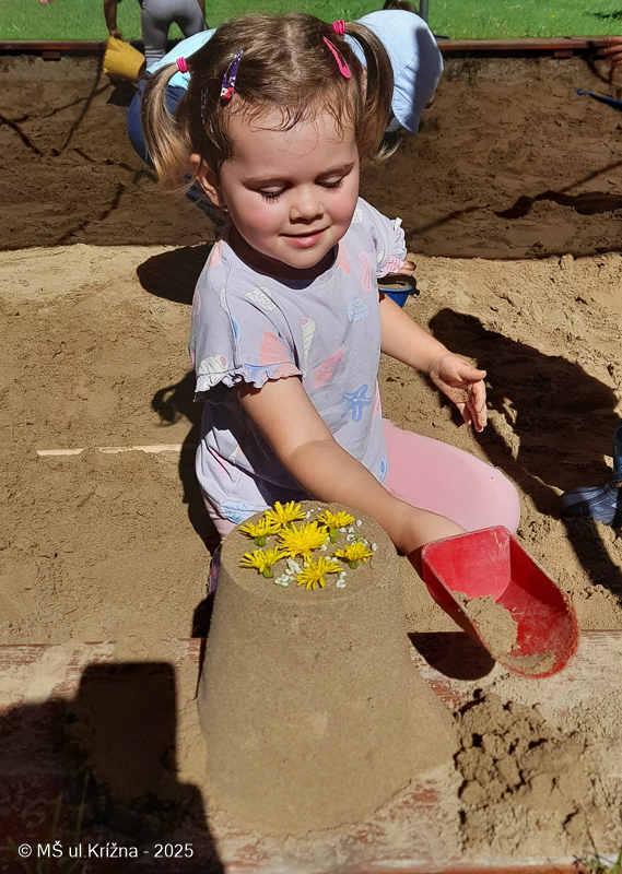 Číslo fotografie je 20250903_110247